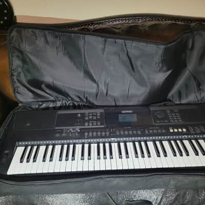 Yamaha PSR-EW400 76-Key Portable Keyboard 2010s - Black