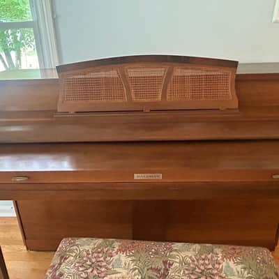 Baldwin Acrosonic-style console/upright 1969 - Walnut image 10