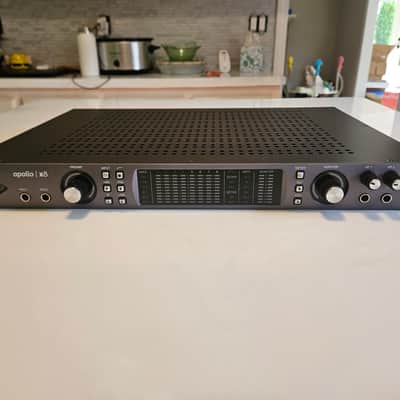 Universal Audio Apollo x8 Thunderbolt 3 Audio Interface image 4