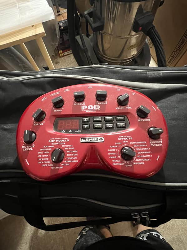 Line 6 POD 2.0 Multi-Effect and Amp Modeler 2000 - 2002 - Red image 1