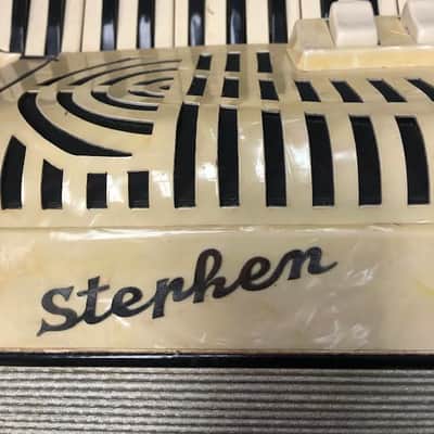 Vintage V.Galizi & Co. Accordion Stephen image 6