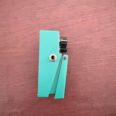 Boss TR-2 Tremolo (Silver Label) 1997 - Present - Green image 3