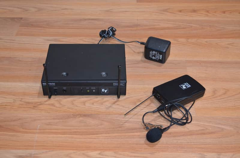 Electro-Voice ClearScan Wireless Lavalier Mic System image 1