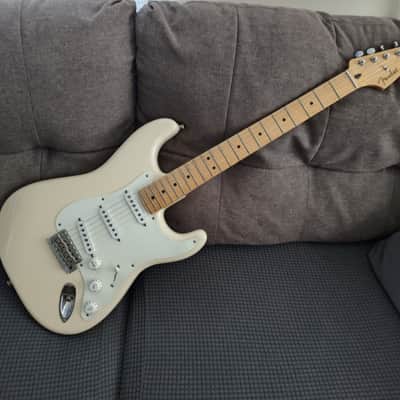 Fender Stratocaster white with maple neck 2021 - White image 8