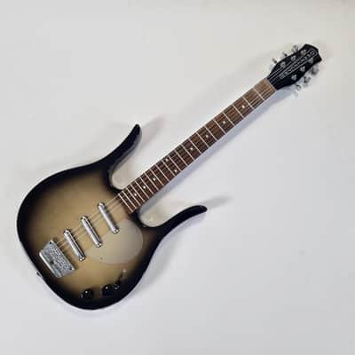 Danelectro Longhorn 3-Pickups Blackburst image 1