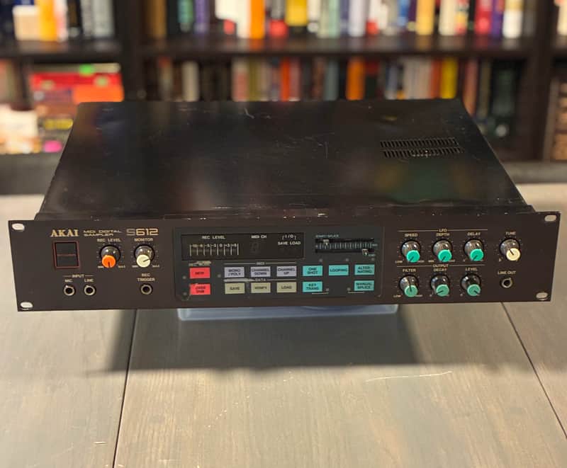 Akai S612 MIDI Digital Sampler 1985 - Black image 1