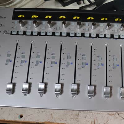 Euphonix 20 channel DAW control surface: 2 Artist Mixes + 1 Artist Control 2000's Grey image 4