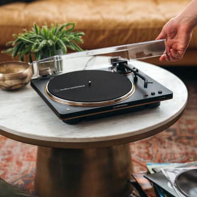 Audio-Technica #AT-LP70XBT-BZ Fully Automatic Bluetooth Enabled Belt-Driven Turntable - Black and Bronze ATLP70XBT imagen 4