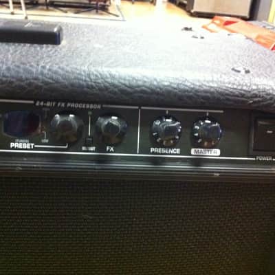 Behringer V-Tone GMX212 Combo Amp w/ footswitch & power supply image 4