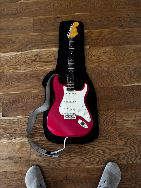 Fender Am Pro Clsc Strat RW FDKR 2025 image 1