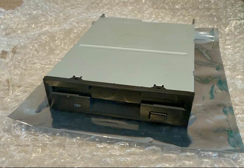 TEAC FD-235HF Floppy Drive (Suitable for AKAI MPC-Series) image 1