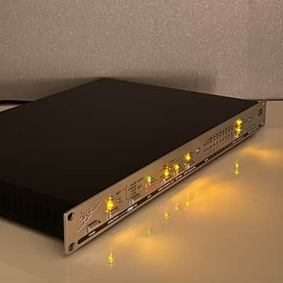 Apogee Rosetta 800 192kHz 8-Channel AD/DA Converter 2000s - Silver image 10