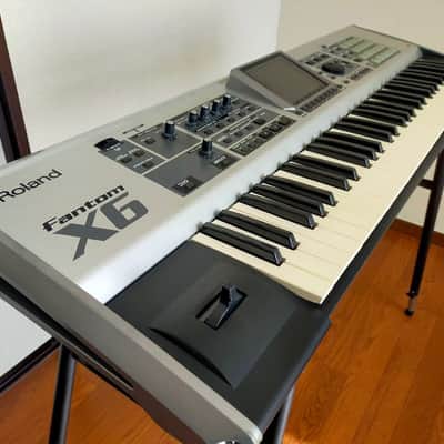 Roland Fantom-X6 61-Key Workstation Keyboard USED in mint condition