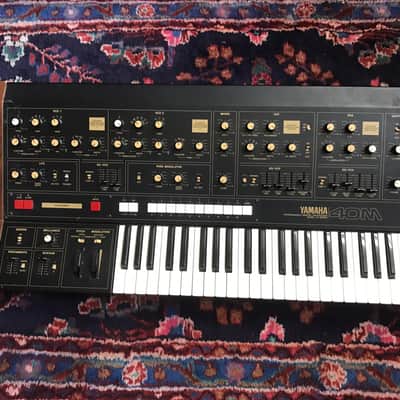 Yamaha CS40m Black W/ Wood Veneer image 1