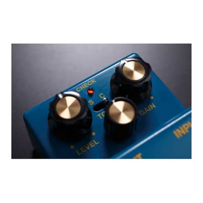 BOSS BD-2W Premium Waza Craft Blues Driver Standard and Custom Mode Analog Circuitry Guitar Pedal for Highly Refined Sound image 5