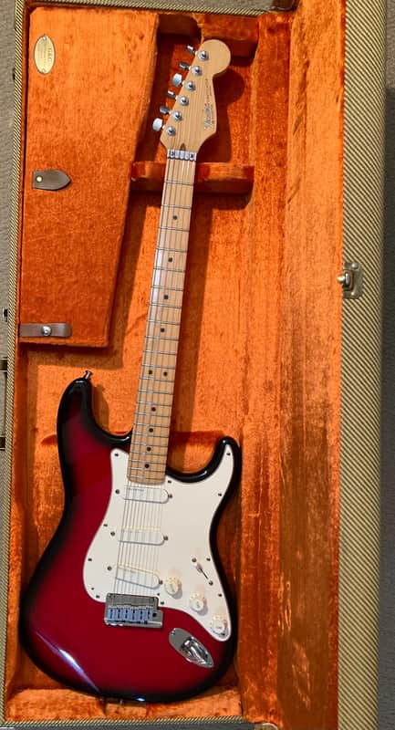 Fender Strat Plus Deluxe: 1991 Crimson Frost