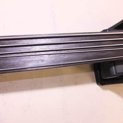 Samick Artist Fretless 5 string Black gloss image 6