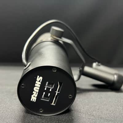 Shure SM7B Cardioid Dynamic Microphone image 4