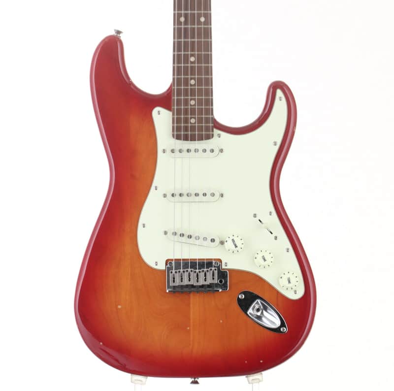 Squier Standard Stratocaster 2001 - 2018 | Reverb Canada