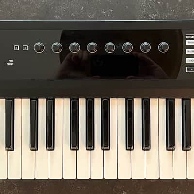 Native Instruments Komplete Kontrol S49 (Mk I) - Black image 1