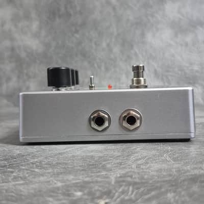 Electro-Harmonix Walking On The Moon Andy Summers Signature Flanger / Filter Matrix 2023 - Present - Silver / Black image 7