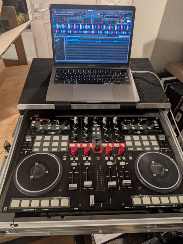 Vestax VCI-400 USB DJ MIDI controller inc MAGMA flight case and