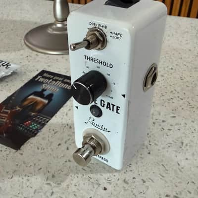 Rowin LEF-319 Noise Gate Guitar Effects Pedal – White – True Bypass image 1