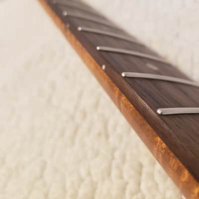 Immagine # HGS-R7-Unbelievable,5A,Nitro,Roasted flame maple neck with Killer flame maple head stock and NO fret tangs. Made for a Strat body. You never felt frets like this.! - 11