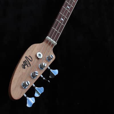 Vibe Guitars VibroBass 30 - short scale bass guitar image 8
