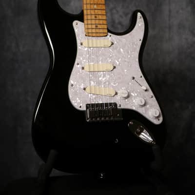 Fender Lite Ash Stratocaster – Black · 2008 · EMG DG20 David Gilmour image 10
