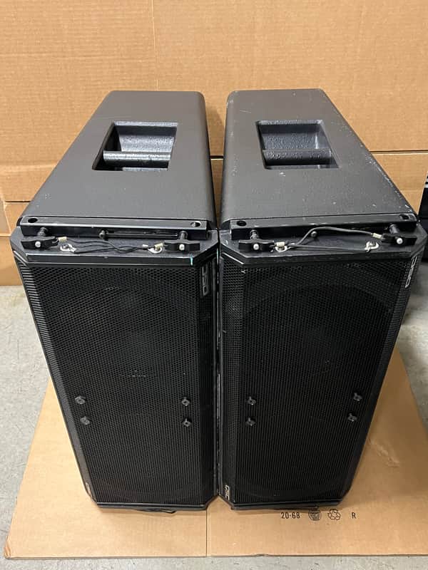 QSC Wideline 10 Dual 10” Passive Speakers image 1