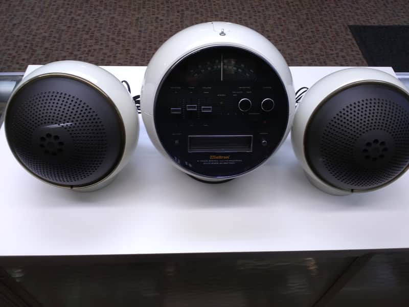 Weltron 2001 70's  - white image 1