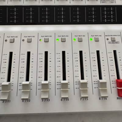 Zoom R16 USB Audio Interface / Digital Multitrack Recorder / Control Surface 2010s - White image 3