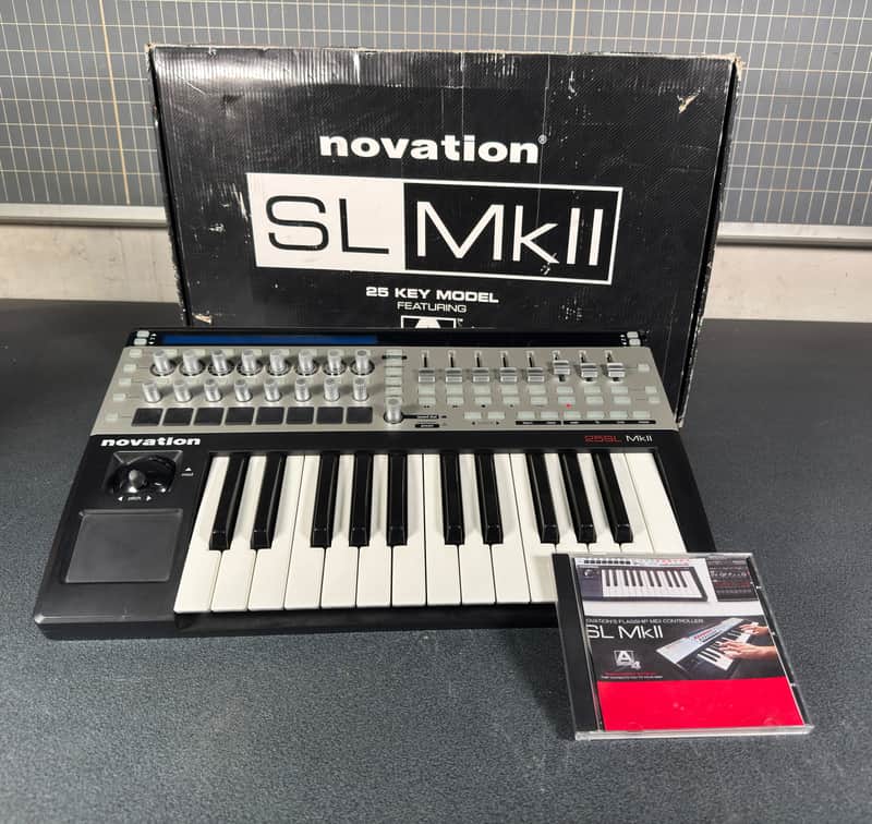 Novation ReMOTE 25 SL MKII MIDI Controller 2008 image 1
