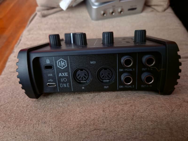 IK Multimedia AXE I/O ONE USB Guitar Audio Interface 2010s image 1