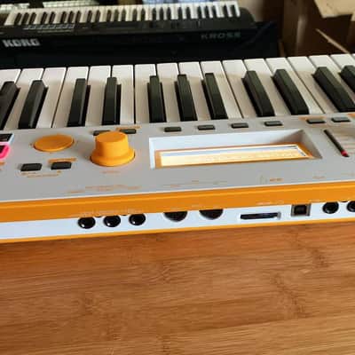 Korg KROSS 2-61 White Limited Edition Workstation Synthesizer – Excellent Condition image 6