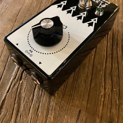 EarthQuaker Devices Arrows Pre-Amp Booster image 3