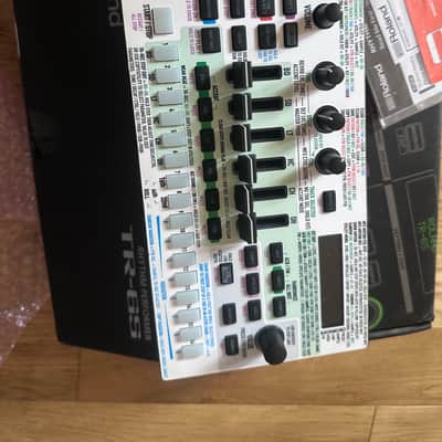 LNIB Roland TR-6S w/ over synth.com overlay , works perfect image 3
