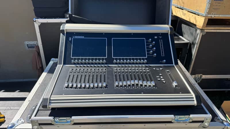 Digico S21 with case image 1