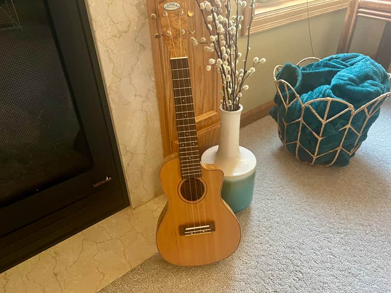 Lanikai Concert LQA-CCA Solid Spruce Top/ Quilt Ash A/E Cutaway Fishman Ukulele image 1