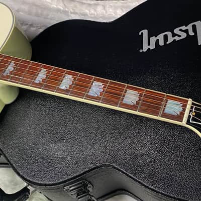 NEW Gibson SJ-200 Standard - Classic White - Authorized Dealer - 5.4 lbs - G07421 image 5