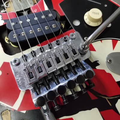 2021 EVH Striped Series Frankie Red / White / Black Stripes Relic image 7