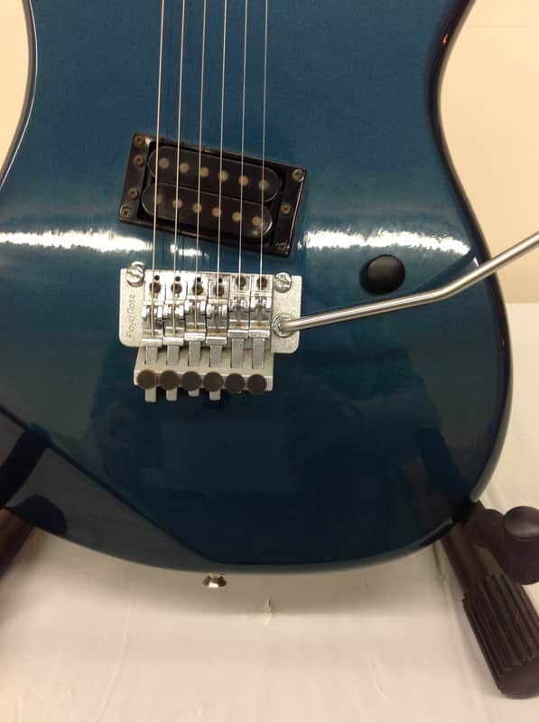 Kramer Striker 100 ST Floyd Rose Tremolo (MIK) w/Bag | Reverb Canada