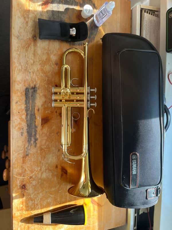 Yamaha YTR-2330 Bb Trumpet + Bag and accessories image 1