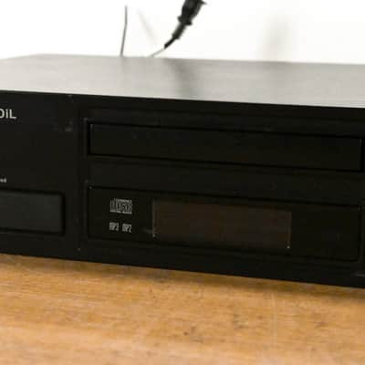 TASCAM CD-200iL Professional CD Player & iPod Dock CG012H9 image 3