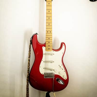 Fender Yngwie Malmsteen Artist Series Signature Stratocaster with Maple Fretboard 1998 - 2006 Candy Apple Red image 6