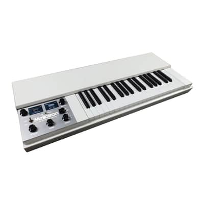 Mellotron M4000D Mini Compact Digital Mellotron-Style Keyboard - White image 3