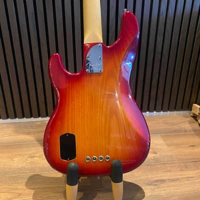 Fender American Deluxe Precision Bass 2003 - Cherryburst image 5