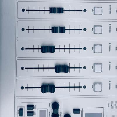 AEQ Capitol - Weiss silber image 3