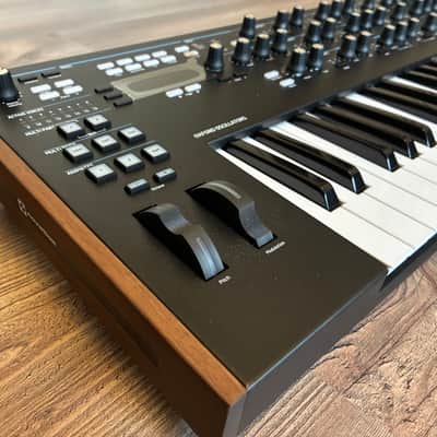 Novation Summit 61-Key 16-Voice Synthesizer 2019 - Present - Black image 11